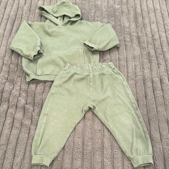 Zara Kids Matching Set - Picture 1 of 9